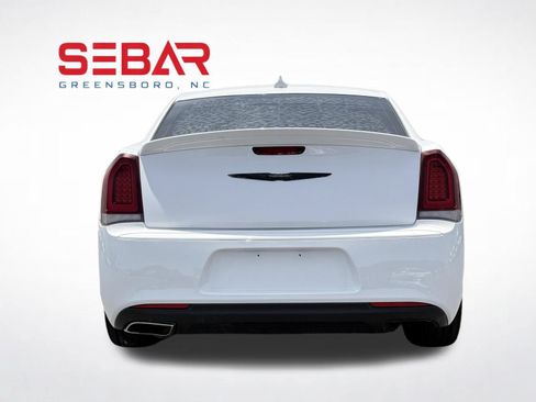 Used 2019 Chrysler 300 S w/ S Model Appearance Package RWD image 10