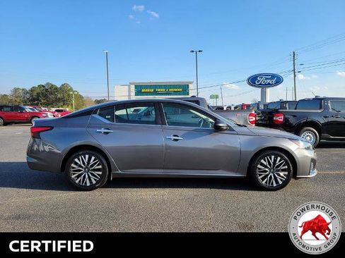 Used 2024 Nissan Altima 2.5 SV image 7