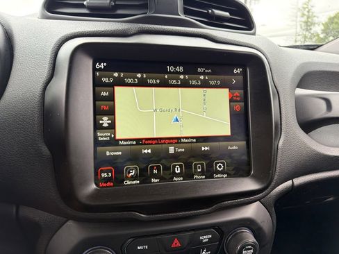 Used 2023 Jeep Renegade Latitude AWD/4WD image 10