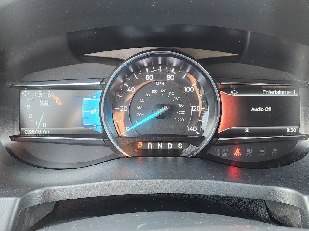 Used 2018 Ford Explorer XLT w/ Equipment Group 202A FWD image 11