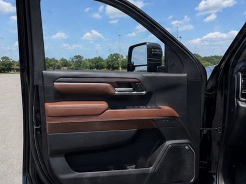 Used 2025 GMC Sierra 2500 Denali Ultimate AWD/4WD image 41