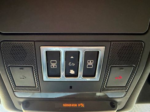 Used 2017 Land Rover Discovery HSE Luxury image 26