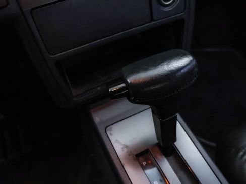 Used 1994 Oldsmobile Cutlass Supreme S FWD image 12