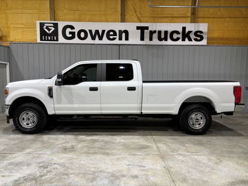 Used 2022 Ford F250 XL w/ Power Equipment Group image 2