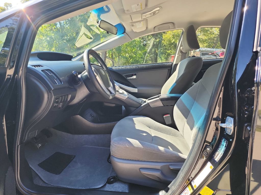 Used 2014 Toyota Prius Two FWD image 15