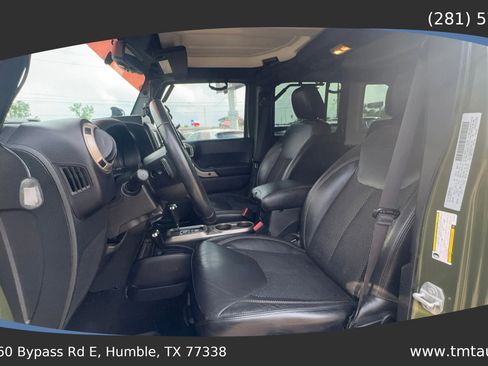 Used 2016 Jeep Wrangler Unlimited Sahara AWD/4WD image 12