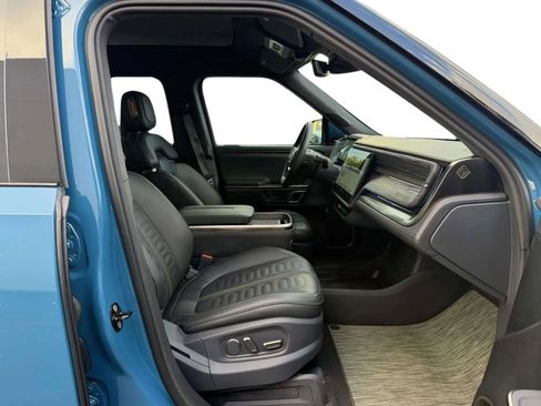 Used 2022 Rivian R1T Launch Edition image 12