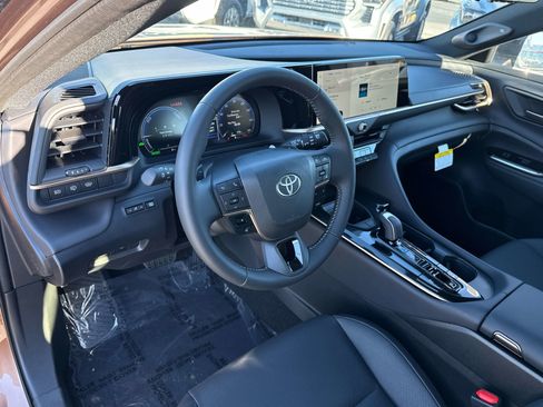 New 2026 Toyota Crown Signia Limited image 7