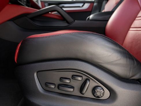 Certified 2024 Porsche Cayenne Turbo GT image 23