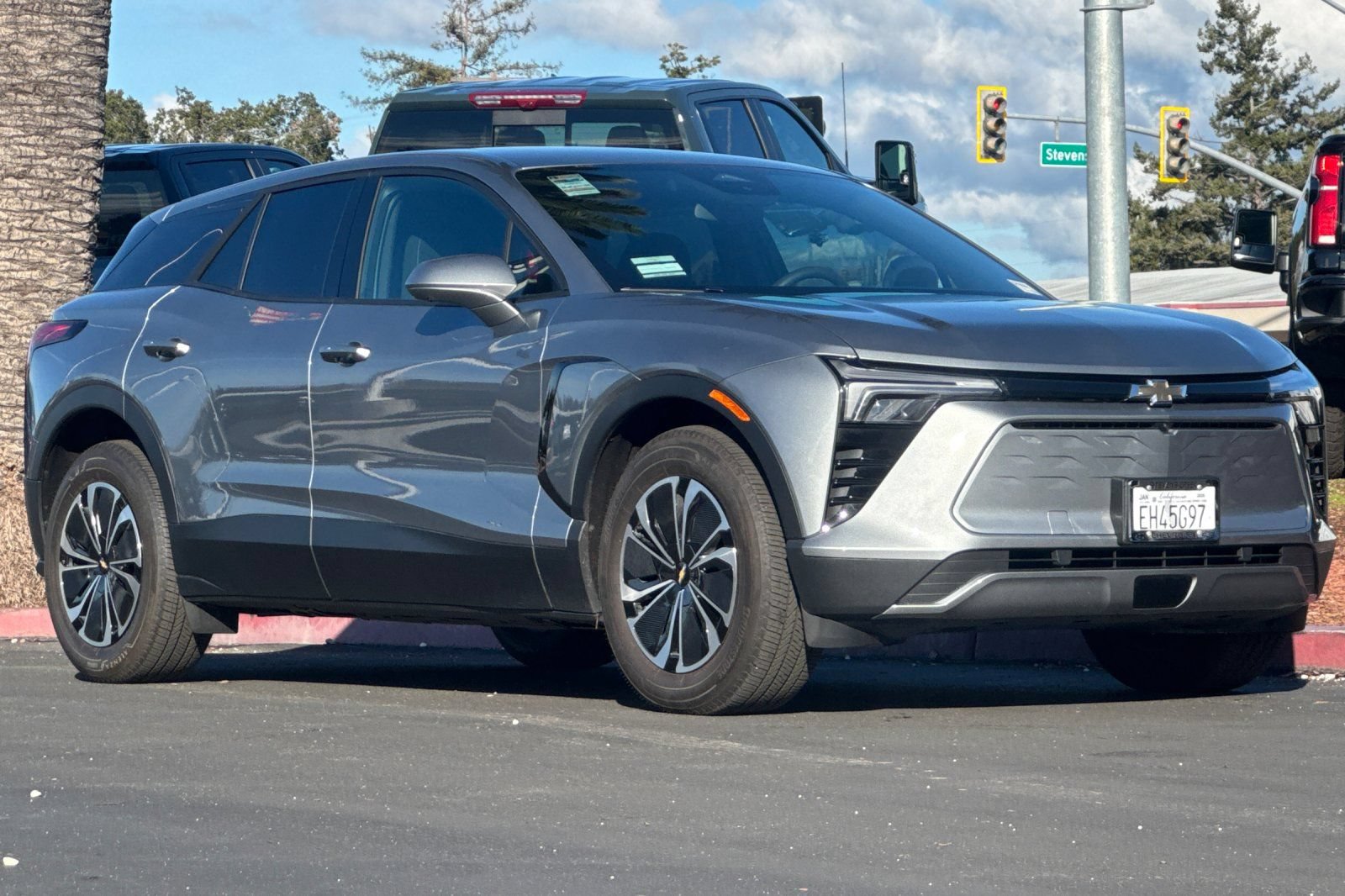 Used 2026 Chevrolet Blazer EV LT FWD image 2