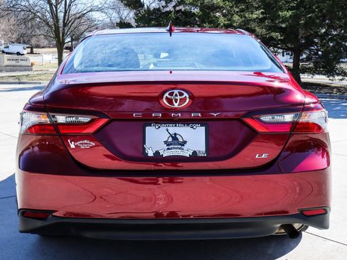 Used 2022 Toyota Camry LE image 18