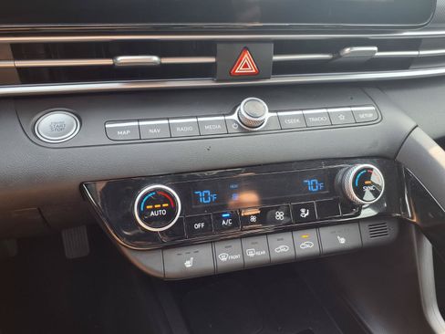 Used 2025 Hyundai Elantra SEL FWD image 11
