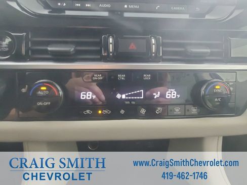 Used 2025 Nissan Pathfinder SV FWD image 27