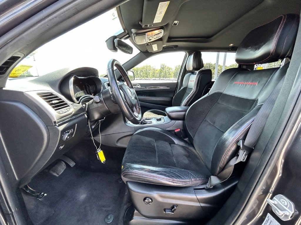 Used 2017 Jeep Grand Cherokee Trailhawk AWD/4WD image 11