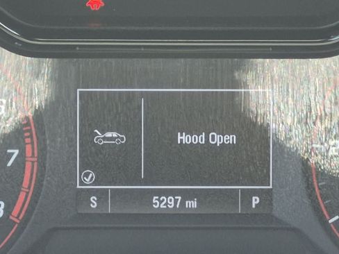 Used 2025 Chevrolet Trax RS FWD image 12