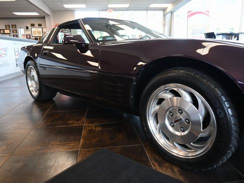 Used 1993 Chevrolet Corvette Coupe image 9