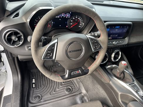 Used 2019 Chevrolet Camaro ZL1 image 18