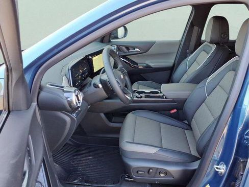 New 2026 Chevrolet Equinox LT w/ Convenience Package II image 18