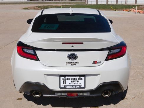 Used 2025 Toyota GR86 Premium w/ ALL Weather Mat Package (TMS) RWD image 4