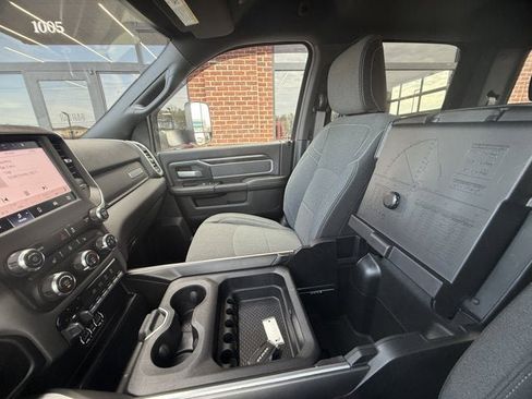 Used 2022 RAM 2500 Big Horn w/ Night Edition image 28