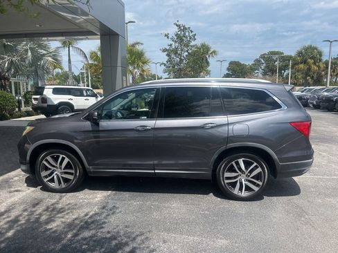 Used 2018 Honda Pilot Elite image 4