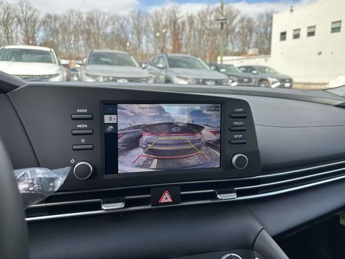 New 2026 Hyundai Elantra SE image 18