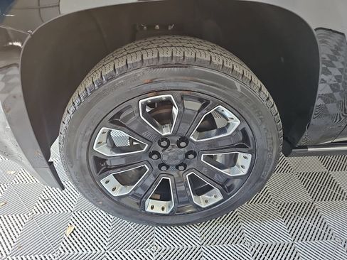 Used 2019 GMC Yukon Denali w/ Denali Ultimate Package RWD image 10