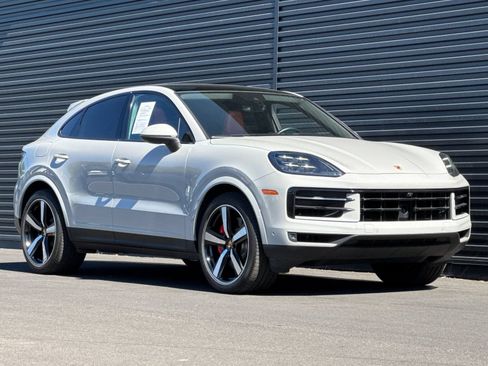 Certified 2024 Porsche Cayenne S AWD/4WD image 11
