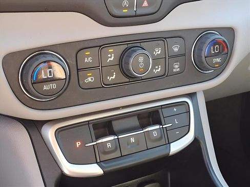 Used 2023 GMC Terrain SLE w/ Driver Convenience Package image 12