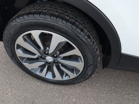 Certified 2021 Buick Encore Preferred w/ Safety Package image 13