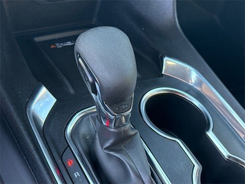 Used 2023 Chevrolet Traverse LT image 28