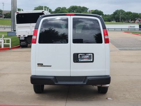 New 2026 Chevrolet Express 3500 LS RWD image 12