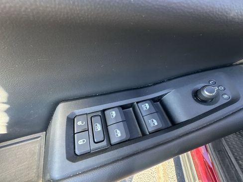 Used 2024 Jeep Grand Cherokee L Limited w/ Black Appearance Package image 13