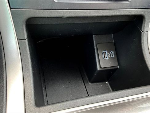 Used 2023 Ford Edge SEL image 33