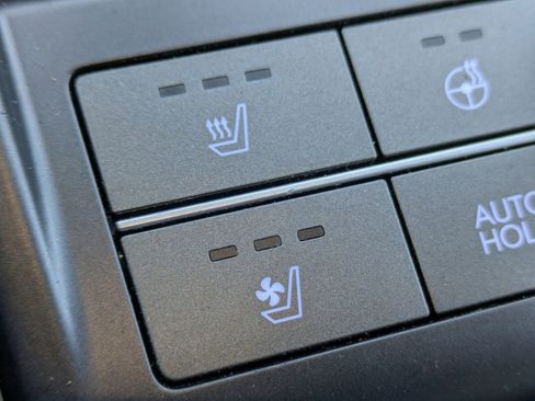 Used 2024 Hyundai Kona Limited image 24