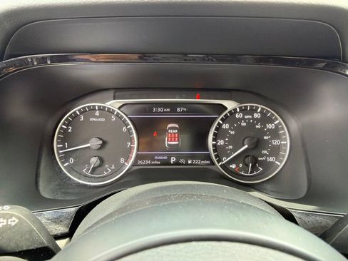 Used 2025 Nissan Pathfinder SV FWD image 12
