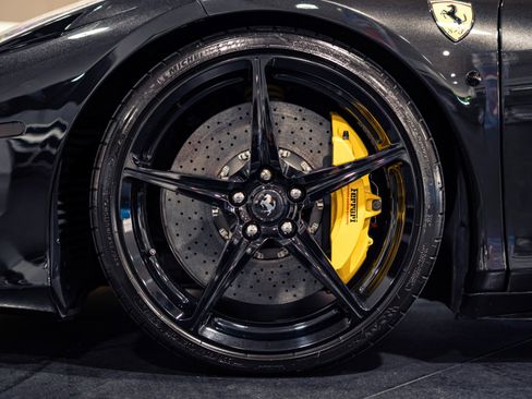 Used 2015 Ferrari 458 Spider RWD image 29