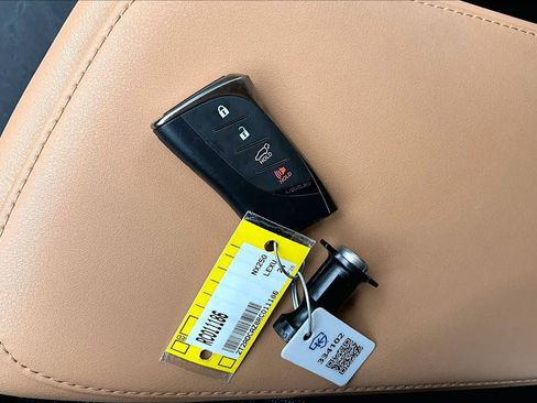 Used 2024 Lexus NX 250 FWD w/ Towing Package (2000 Lbs) image 15