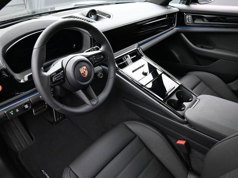 New 2026 Porsche Panamera 4 image 4