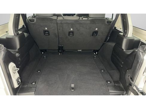 Used 2025 Jeep Wrangler Unlimited Sahara AWD/4WD image 25