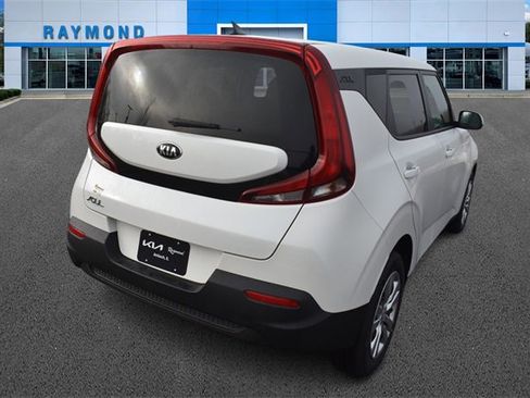 Certified 2021 Kia Soul LX image 3