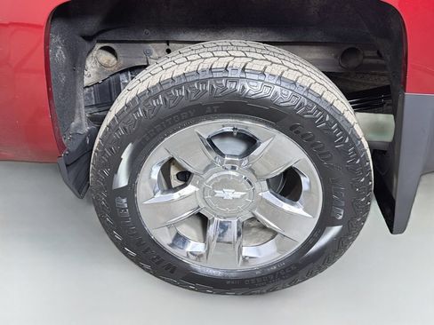Used 2018 Chevrolet Silverado 1500 LTZ w/ LTZ Plus Package AWD/4WD image 27