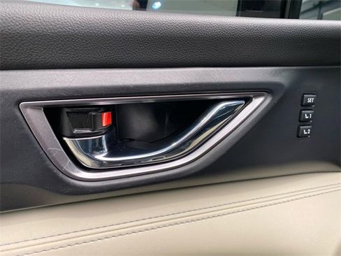 Used 2022 Subaru Ascent Limited w/ Technology Package image 10