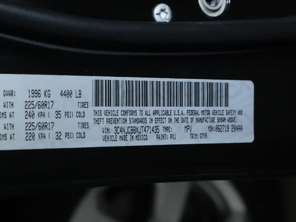 Used 2018 Jeep Compass Latitude FWD image 16