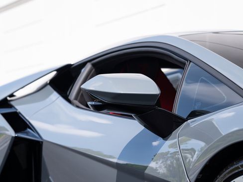 Used 2024 Lamborghini Revuelto AWD/4WD image 12