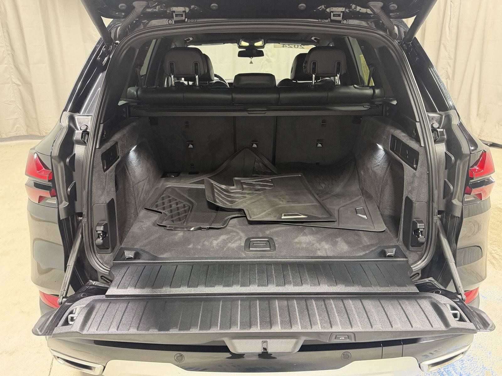 Used 2024 BMW X5 xDrive40i w/ Premium Package AWD/4WD image 24