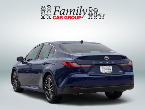 Used 2025 Toyota Camry XLE FWD image 3