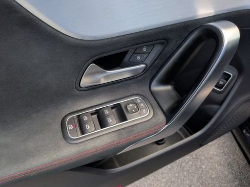 Used 2022 Mercedes-Benz CLA 250 4MATIC image 10