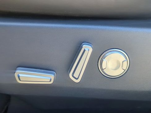 Used 2024 Lincoln Nautilus Premier w/ Jet Appearance Package image 11