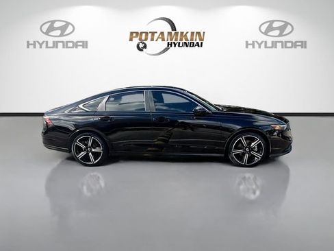 Used 2024 Honda Accord Sport image 4